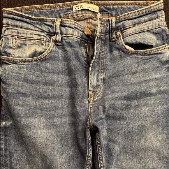 Zara jeans. Worn twice. Mint condition. Waist size 31. - Picture 1 of 4